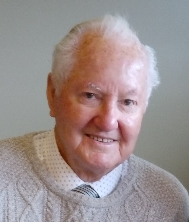 Headshot image of COLLINSON – Barry Lewis