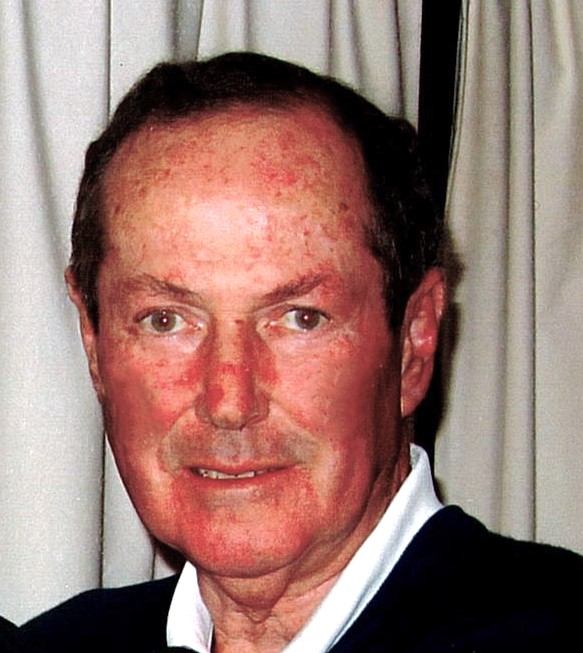 Headshot image of STRACHAN – Geoffrey William