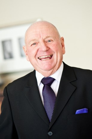 Headshot image of ELSTONE – Brian
