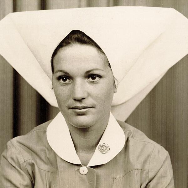 Headshot image of VEENSTRA ~ Susan Lesley